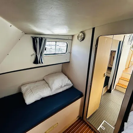 船屋 Bateau Unique A Quai - 8 Pers. - Api-1-46-35